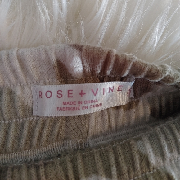 Rose & Vine Camouflage Joggers XS - Picture 4 of 6